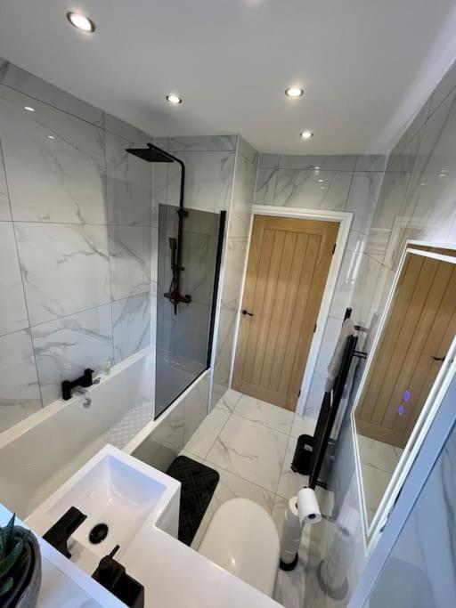 Modern Bungalow In Good Location Aberdulais エクステリア 写真